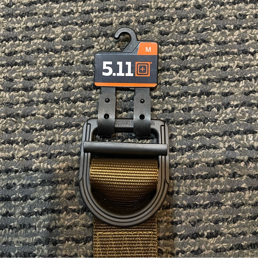 Men’s medium 5.11 Operator 1 3/4 Inch belt
134 Kangaroo